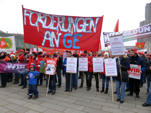 Protestaktion von Alstom-KollegInnen im Februar 2015 in Mannheim, Foto: Avanti²