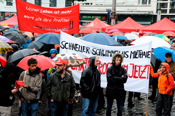 Kundgebung auf dem Marktplatz. Foto: helmut-roos@web.de