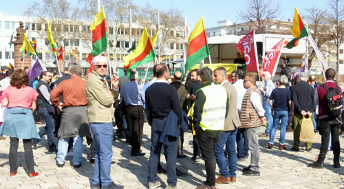 Auftakt der Demo „Hände weg von Rojava!“ in Mannheim, 30. März 2019 (Foto: AvantI²)
