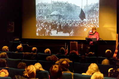 Mia Lindemann bei der Veranstaltung „Die Novemberrervolution vor 100 Jahren“ in Mannheim, 09. November 2018 (Foto: KIM)