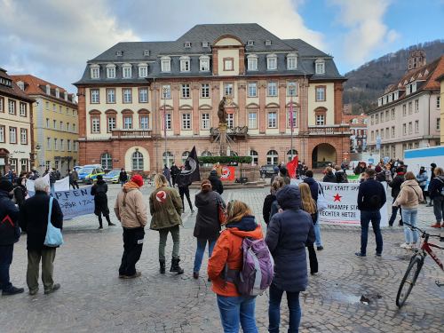 Antikapitalistsche Kundgebung auf dem Heidelberger Markptplatz, 11. Dezember 2021. (Foto: N. B.)