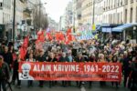 Philippe Poutou (mit Kappe) beim Abschied von Alain Krivine in Paris, 21. März 2022 (Foto: Photothèque Rouge /Martin Noda / Hans Lucas).