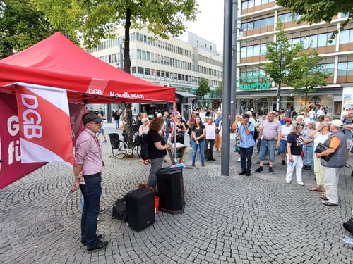 Kundgebung zum Antikriegstag in Mannheim. 1. September 2022. (Foto: DGB Nordbaden.)