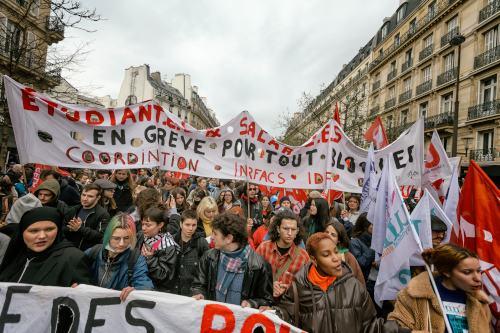 Studierende in Paris gegen die „Rentenreform“, 28. März 2023. Foto: Martin Noda / Hans Lucas.