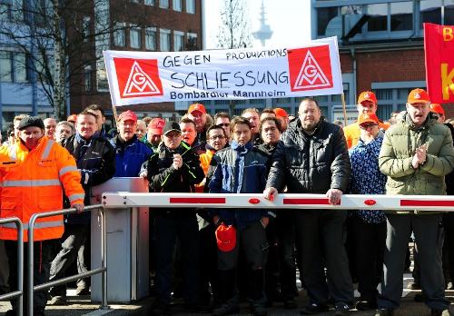 Aktive „Mitbestimmung“ bei Alstom in Mannheim, 2. November 2010. (Foto: Helmut Roos.)
