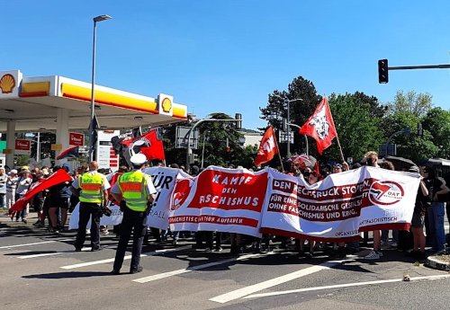 Antifaschistischer Protest in Weinheim, 1. Mai 2025. (Foto: Privat.) Antifaschistischer Protest in Weinheim, 1. Mai 2025. (Foto: Privat.)