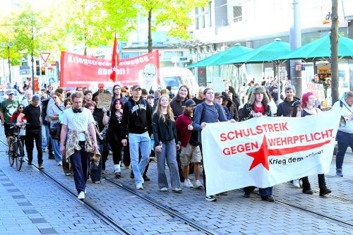 Schulstreik-Demo in Mannheim, 25. September 2026. (Foto: Helmut Roos.) Schulstreik-Demo in Mannheim, 25. September 2026. (Foto: Helmut Roos.)
